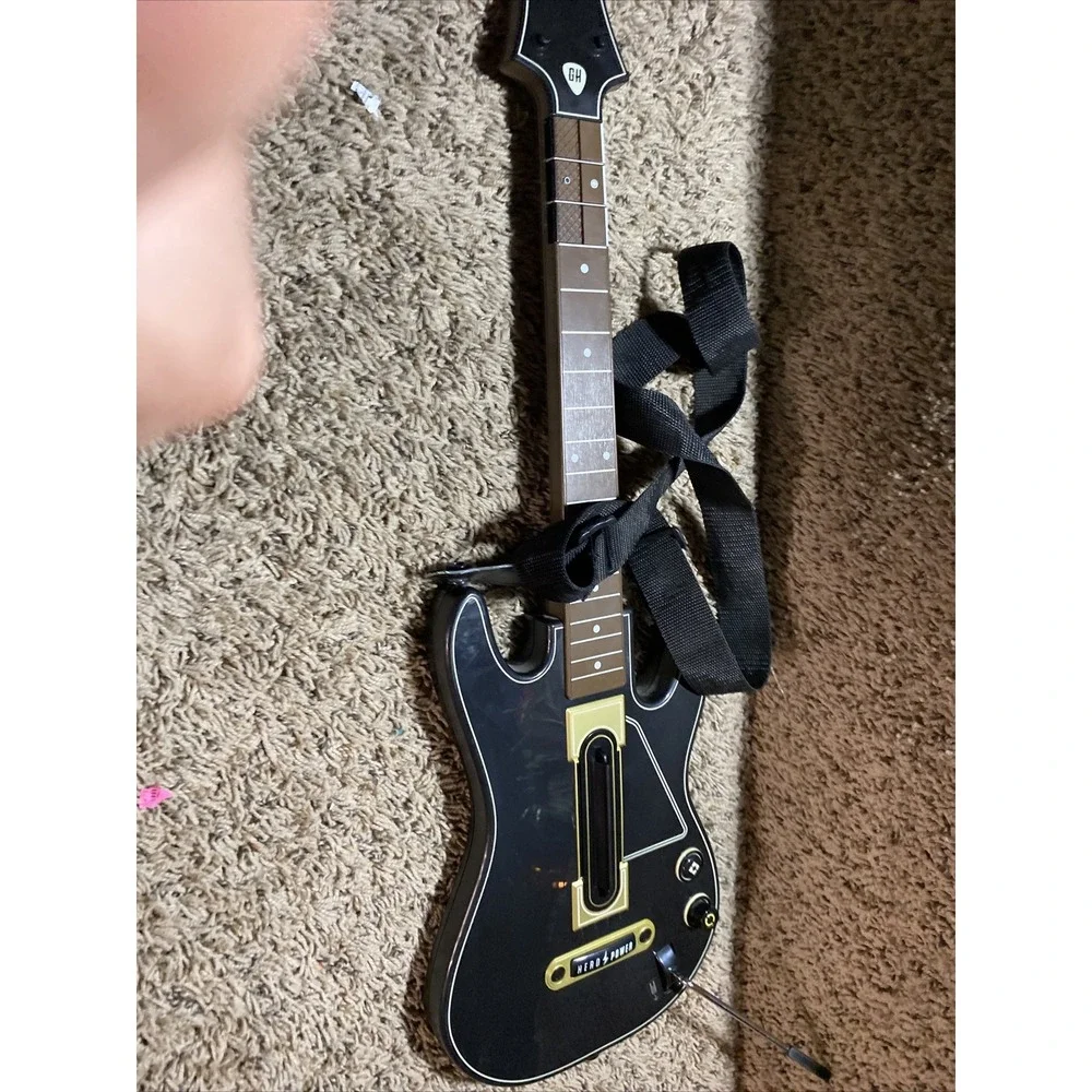 Activision Guitar Hero Live Wireless Guitar Controller Xbox One PS4 No Dongle